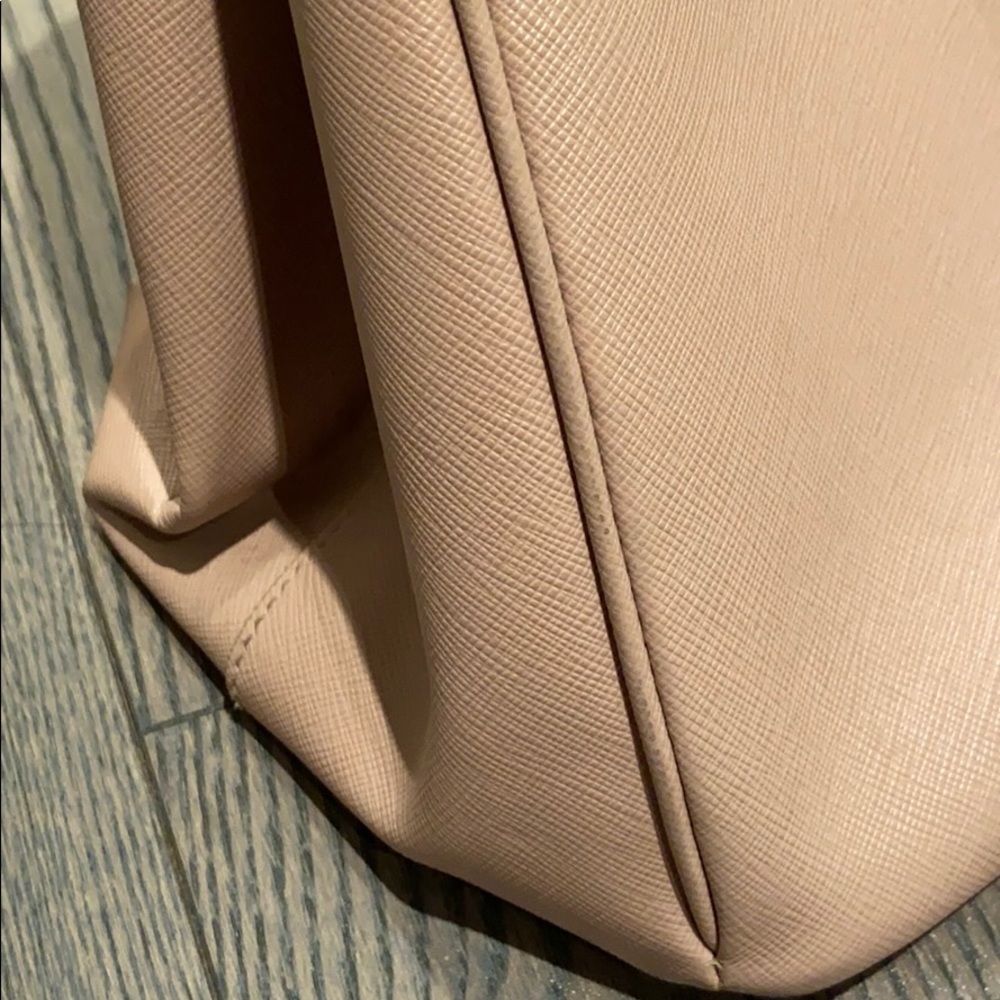 Prada Tote - Picture 4 of 6